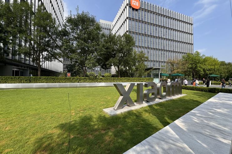 Xiaomi pushes its own chips despite a 42% profit drop