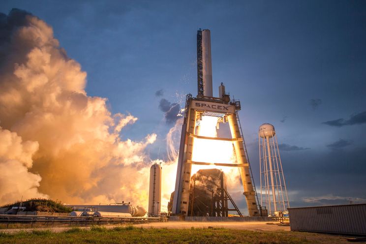 SpaceX Prepares to Compete with Major US Mobile Carriers